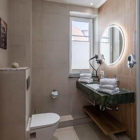 Hafendomicil Kleines Waren (Mueritz)